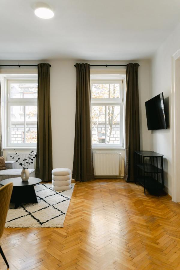 Cozy Apt Perfect For 4-6 Tv Metro Self-Checkin ウィーン エクステリア 写真