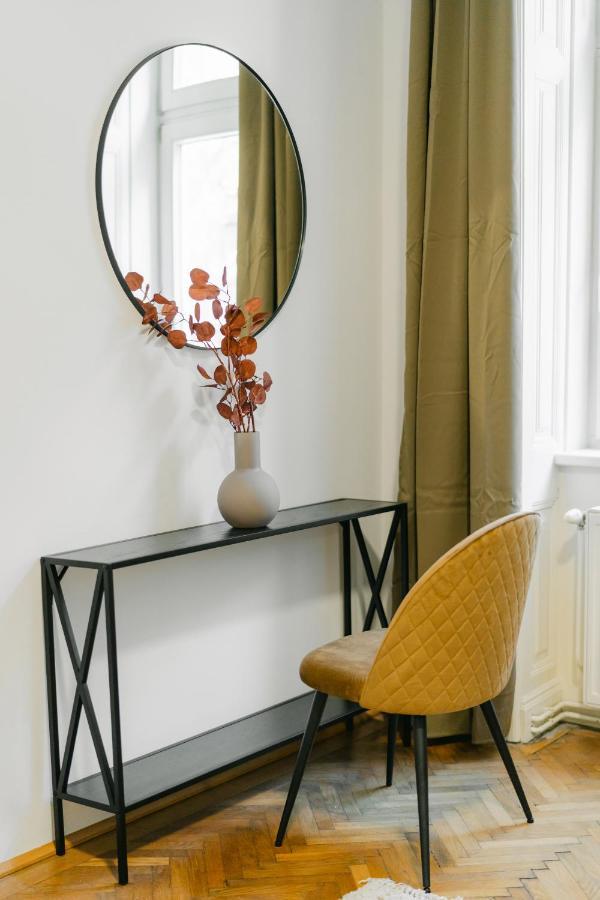 Cozy Apt Perfect For 4-6 Tv Metro Self-Checkin ウィーン エクステリア 写真